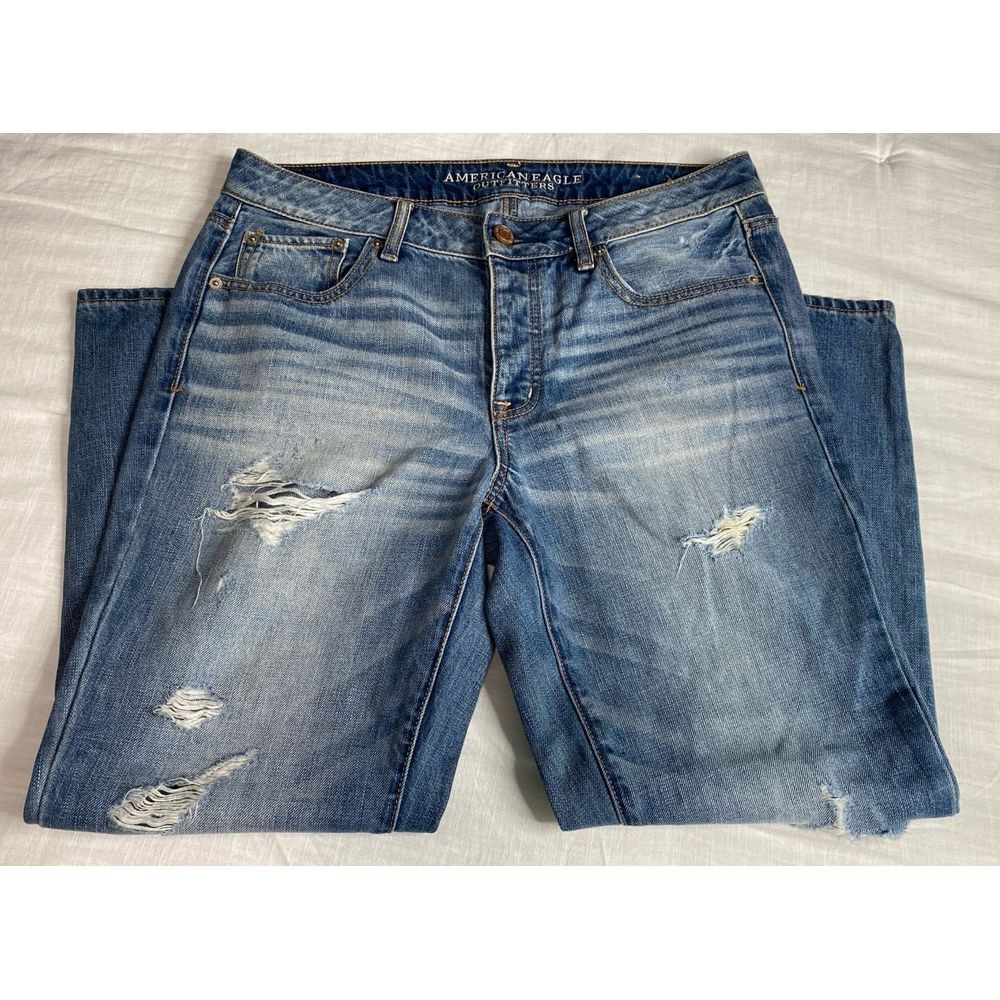 American Eagle Boy Crop Distressed Jeans Size 10 NWT
